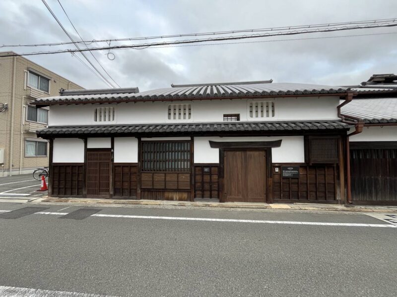 鉄砲鍛冶屋敷の外観です。