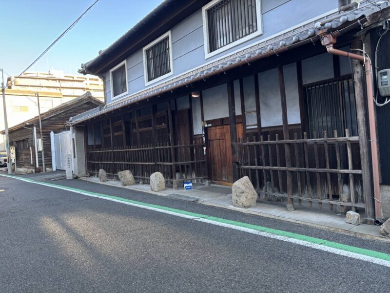 長尾街道の道標の写真