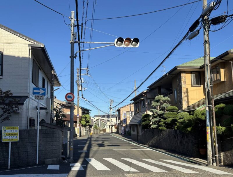 関西みらい銀行前の交差点の写真